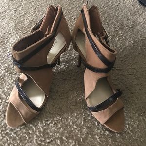 Shoe dazzle high heels