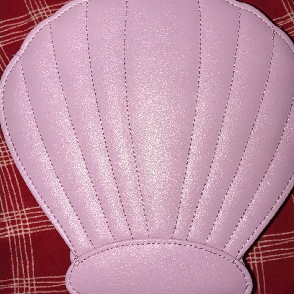 Mermaid makeup brushes and case