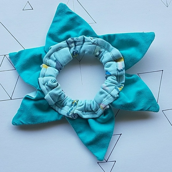 Jester Style stretchy cat collar small to medium - Picture 2 of 5