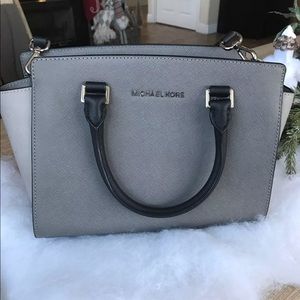 Michael Kors Selma Medium Saffiano Leather bag