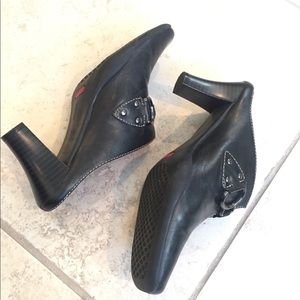 Mules Aerosoles black leather size 6