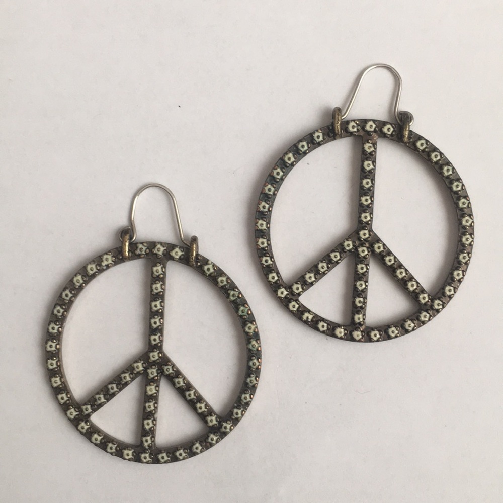 Lucky Band  peace earrings