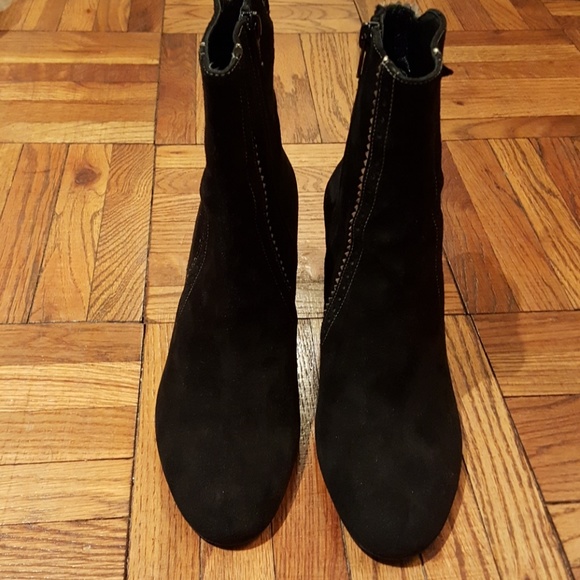 New w/o tags Black suede booties w/silver trim -38 - Picture 7 of 8