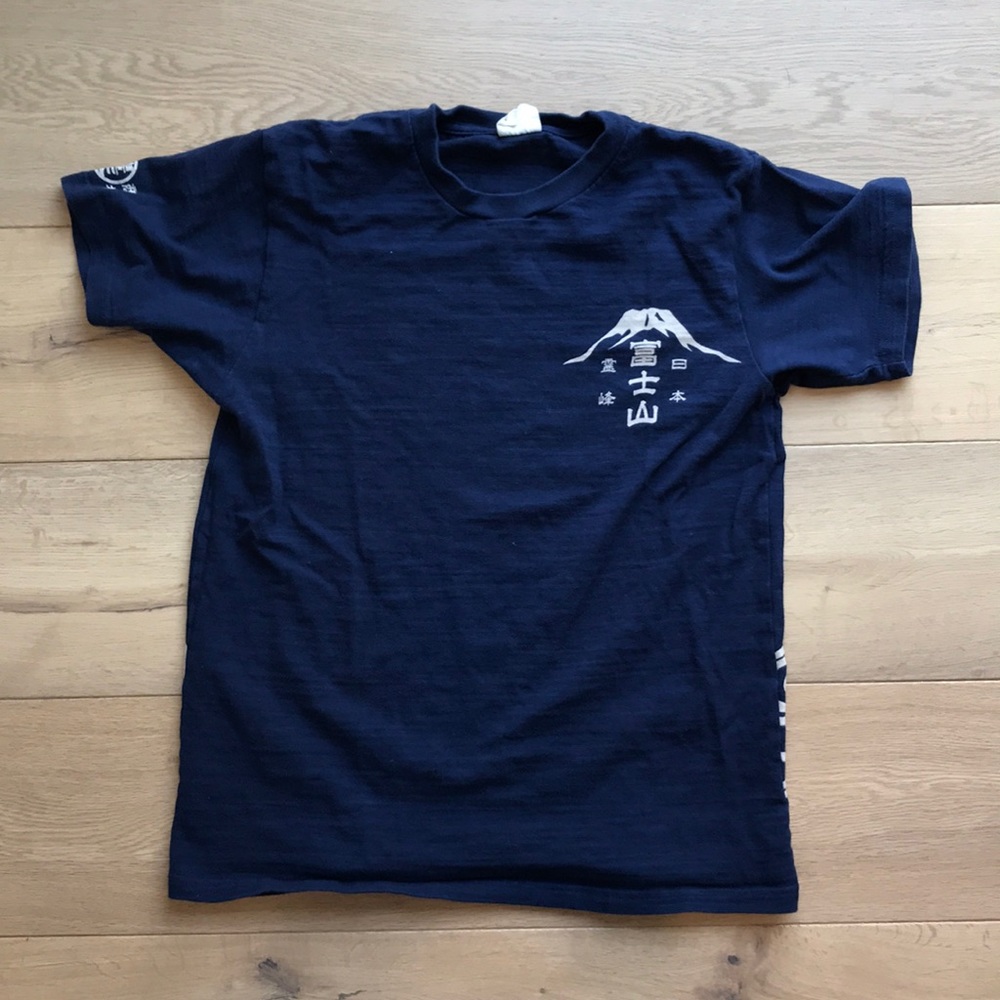UNIQLO Mount Fuji Shirt