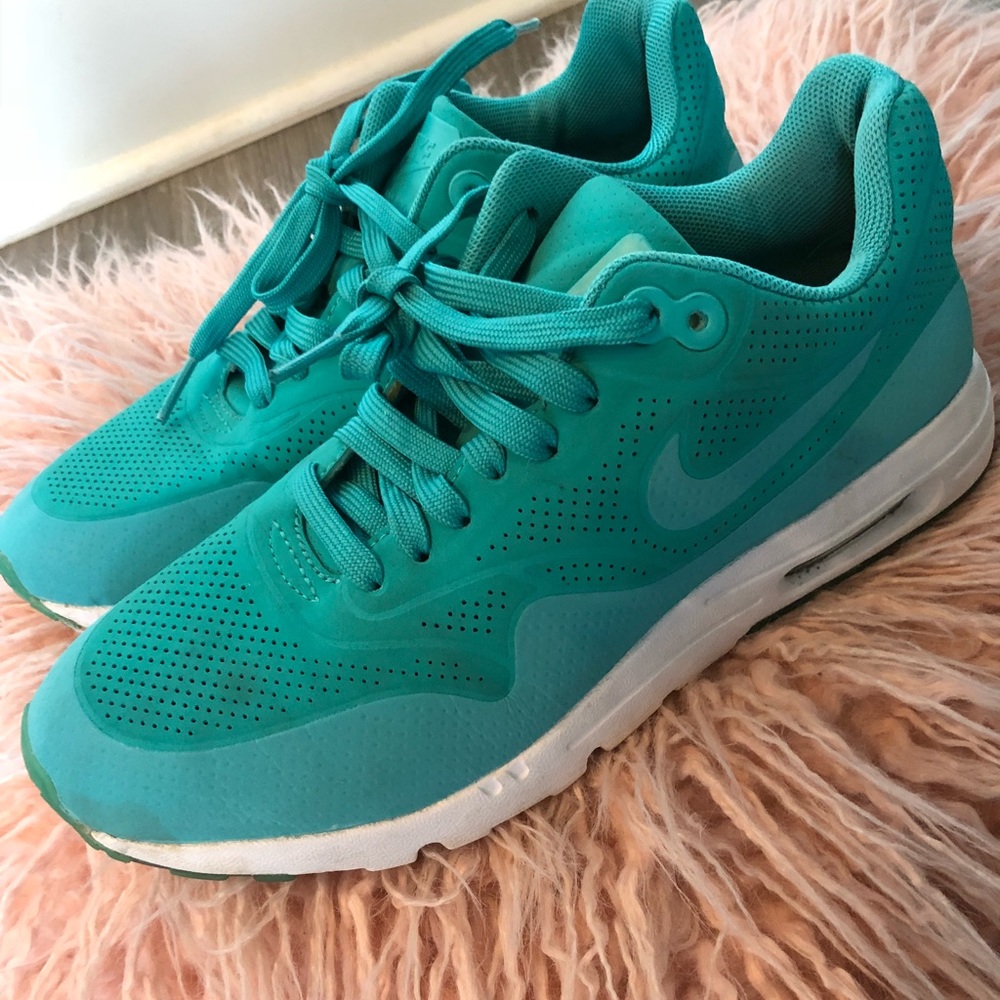 Teal Nike Air Max