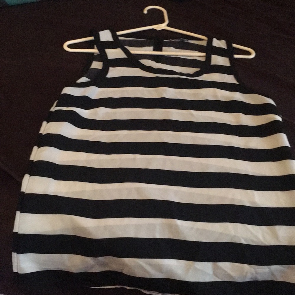 Black and white cute top