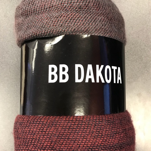 *SOLD* BB Dakota Mulberry Poncho - Picture 2 of 5