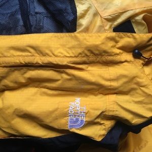 XL YELLOW NORTHFACE JACKET