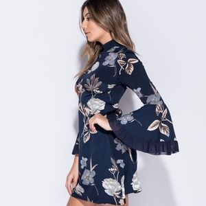 NEW Floral Flare Sleeve Shift Dress