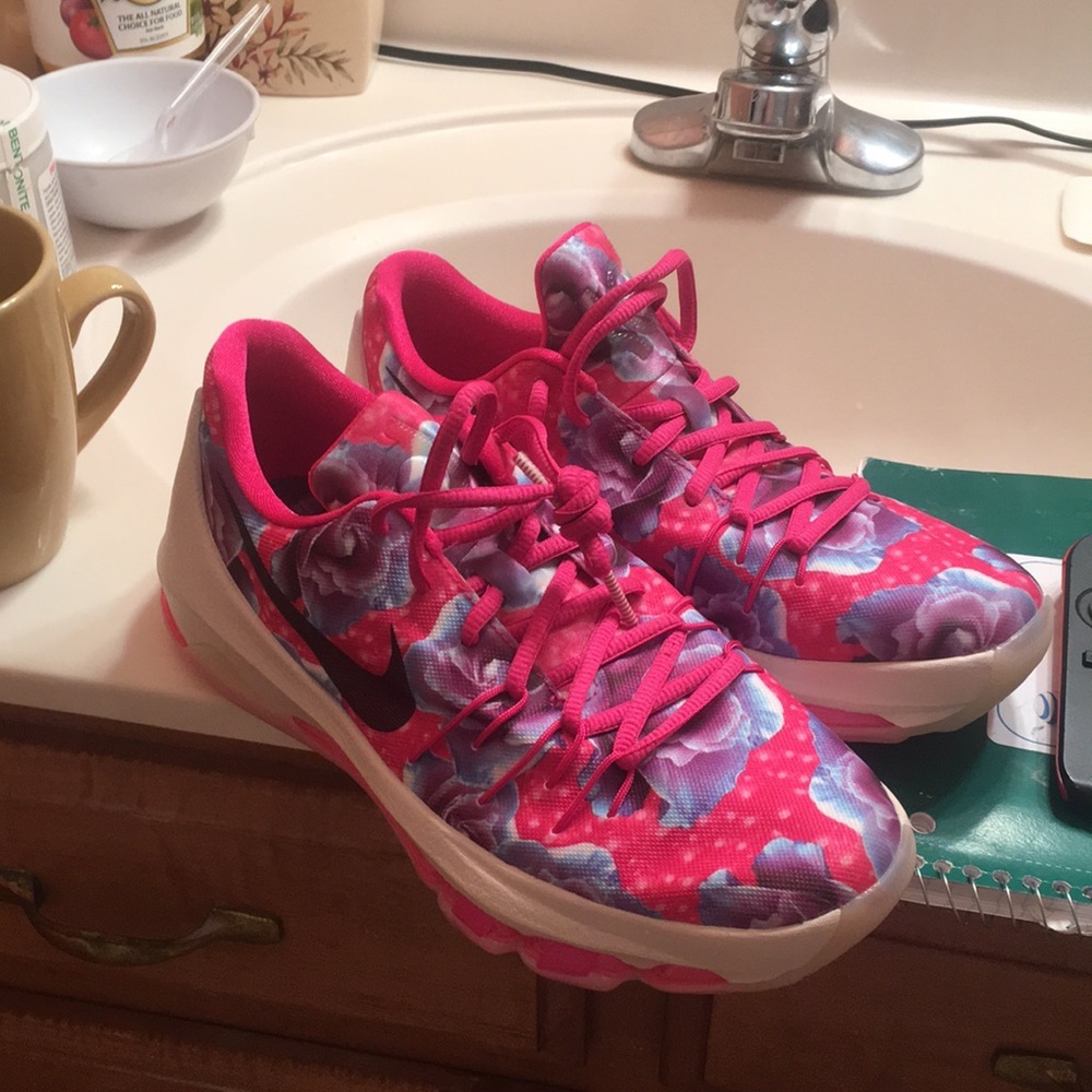 KD Breast Cancer Basketball Shoes