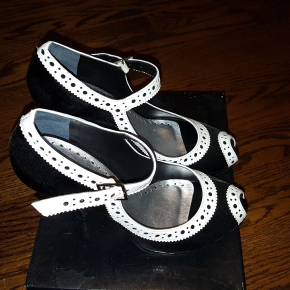 BCBGirls Black Peep Toe Heels - Picture 4 of 4