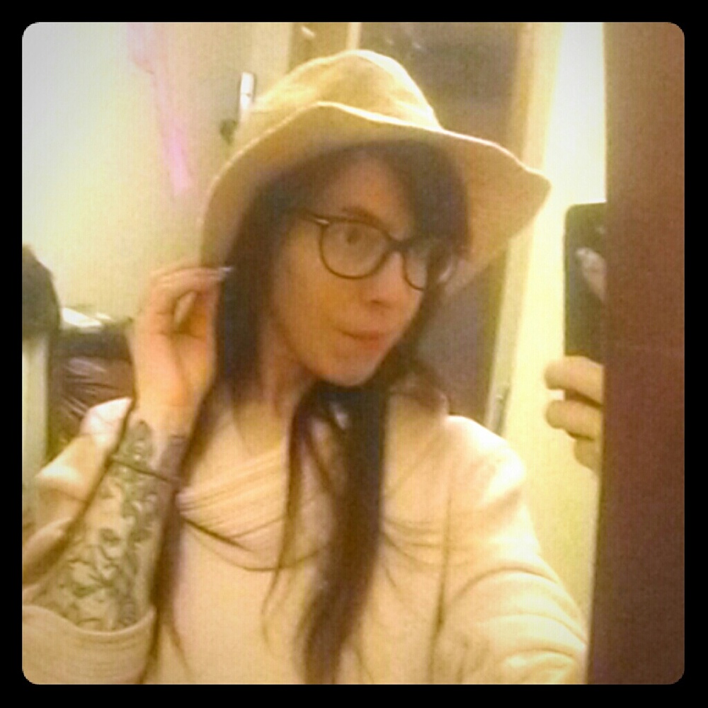 Authentic Nwot knitted round fedora