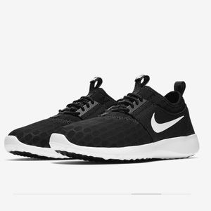 Nike Juvenate Black and White Sneakers size 10
