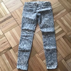 Beautiful Current/Elliot snake print pant. Size 25