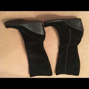 6.5M black leather Aerosoles boots