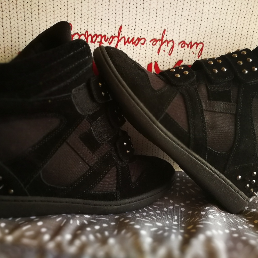 Wedge sneakers