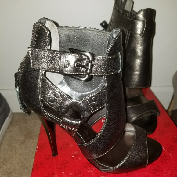 Heels - Picture 2 of 3