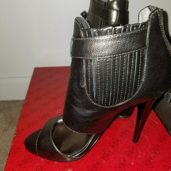 Heels - Picture 3 of 3