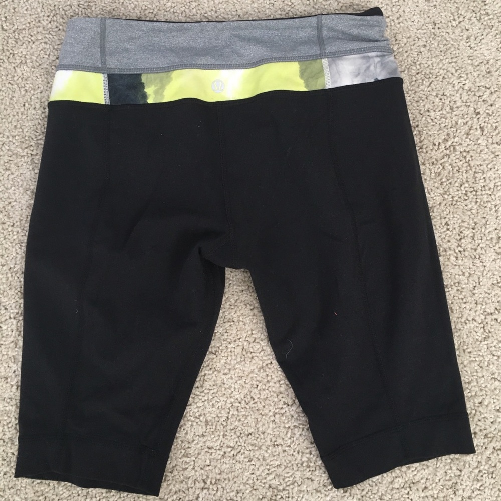 Lululemon above the knee reversible leggings