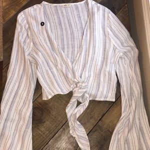 Hollister wrap long sleeve, crop top