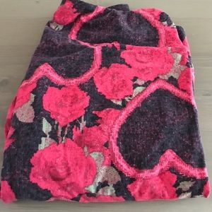Lularoe Valentines rose heart leggings TC