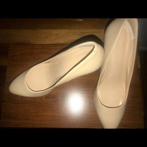 Banana Republic Beige heels