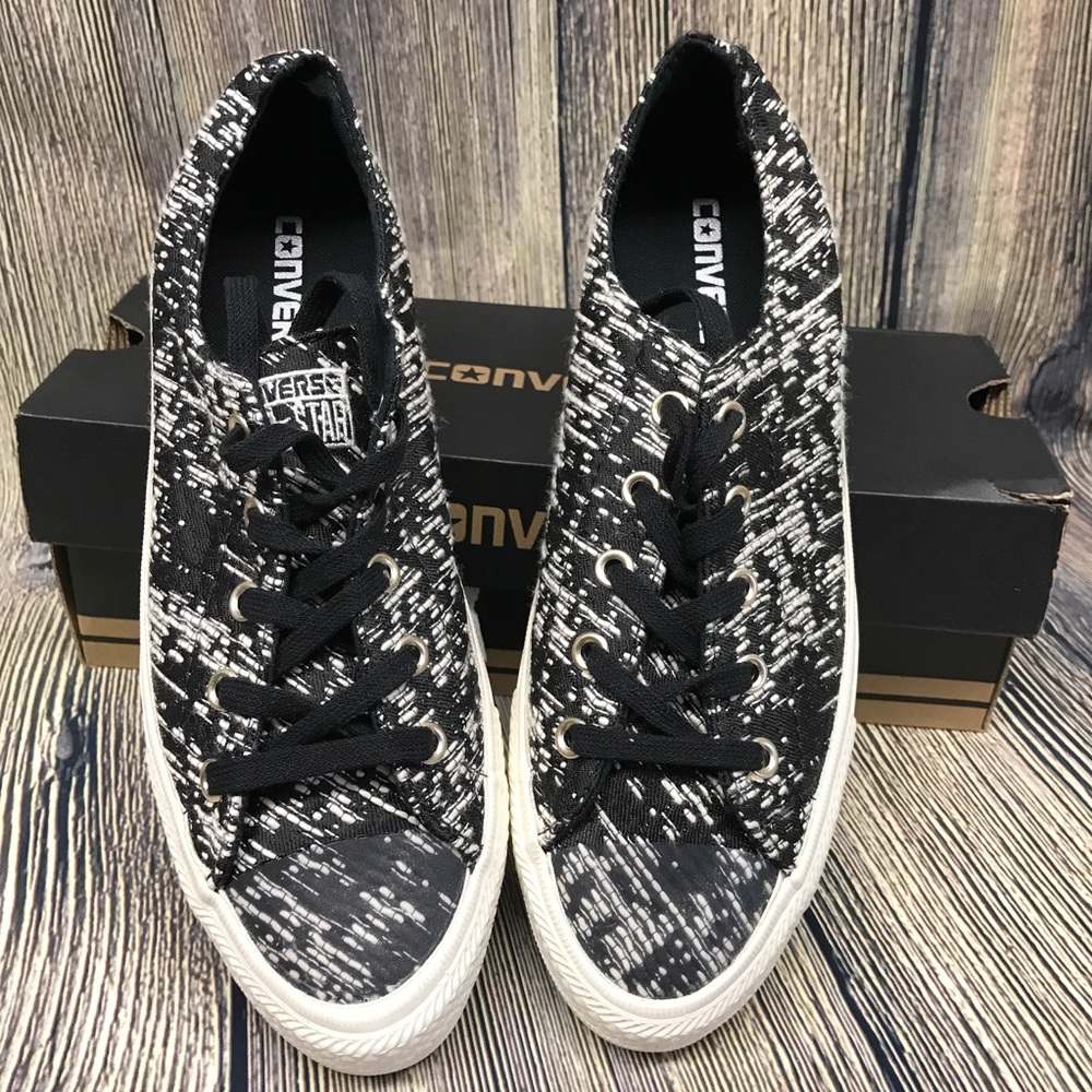 Converse - Picture 2 of 5