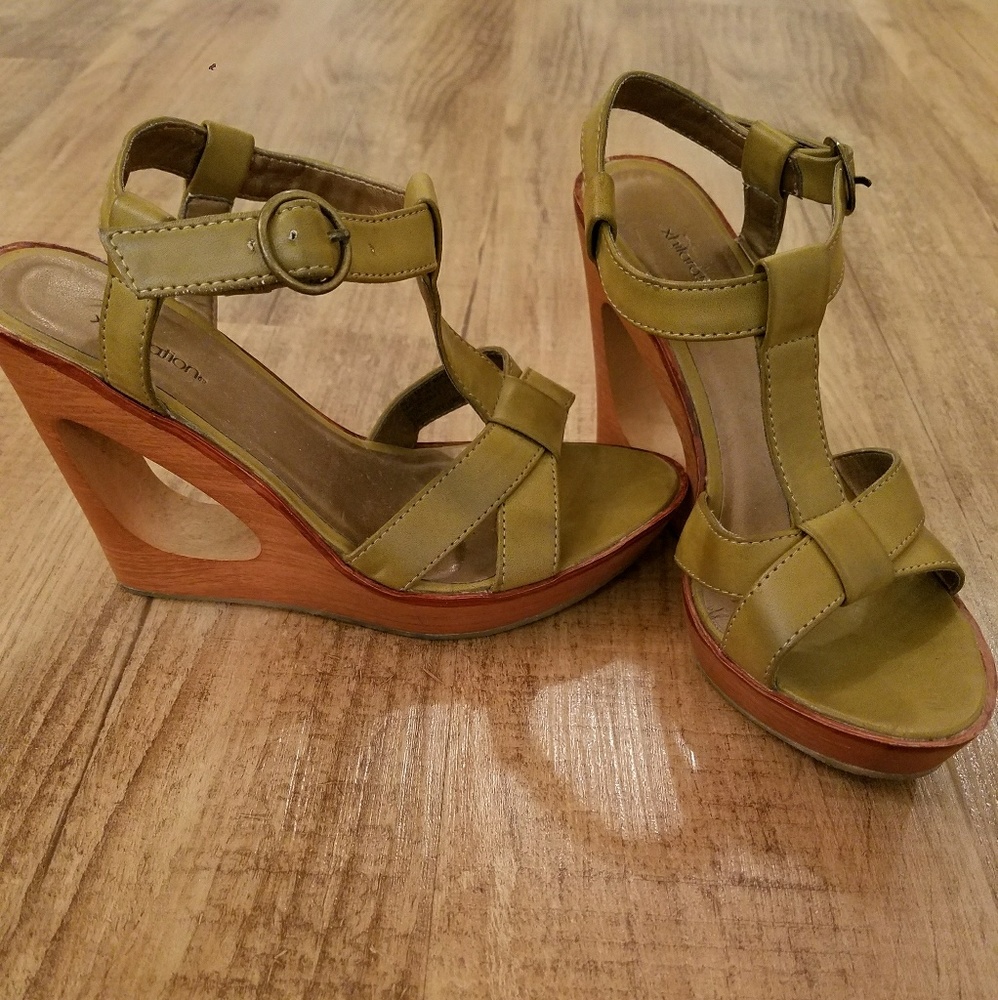 Xhiliaration Wooden Wedges