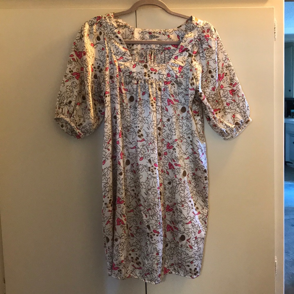 Tramp dress with brown leaf pattern