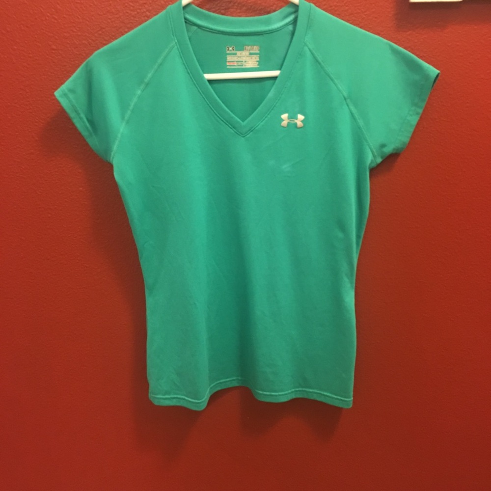 Under amour v-neck tee