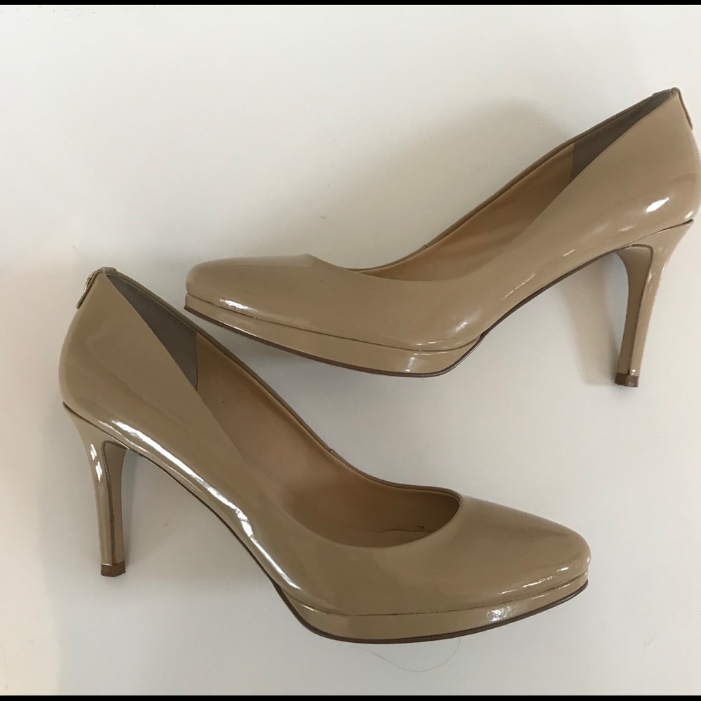 Nude Ivanka Trump pumps
