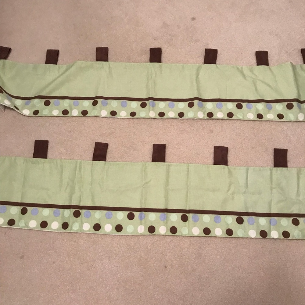 Pair of valances