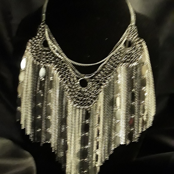 Necklaces - Picture 4 of 6