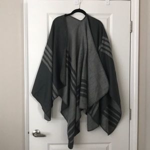 BB Dakota Reversible Poncho