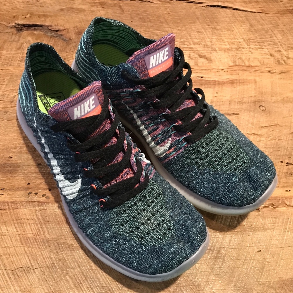 Nike Free Run Fly Knit Sneakers - size 7