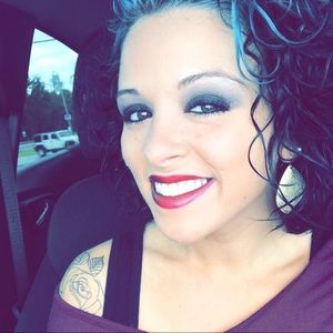 Meet your Posher, Samantha