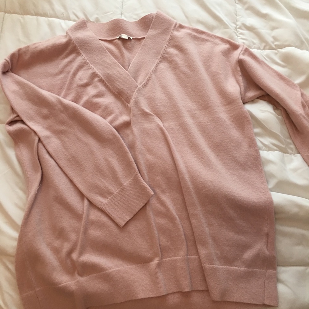 GAP v neck sweater