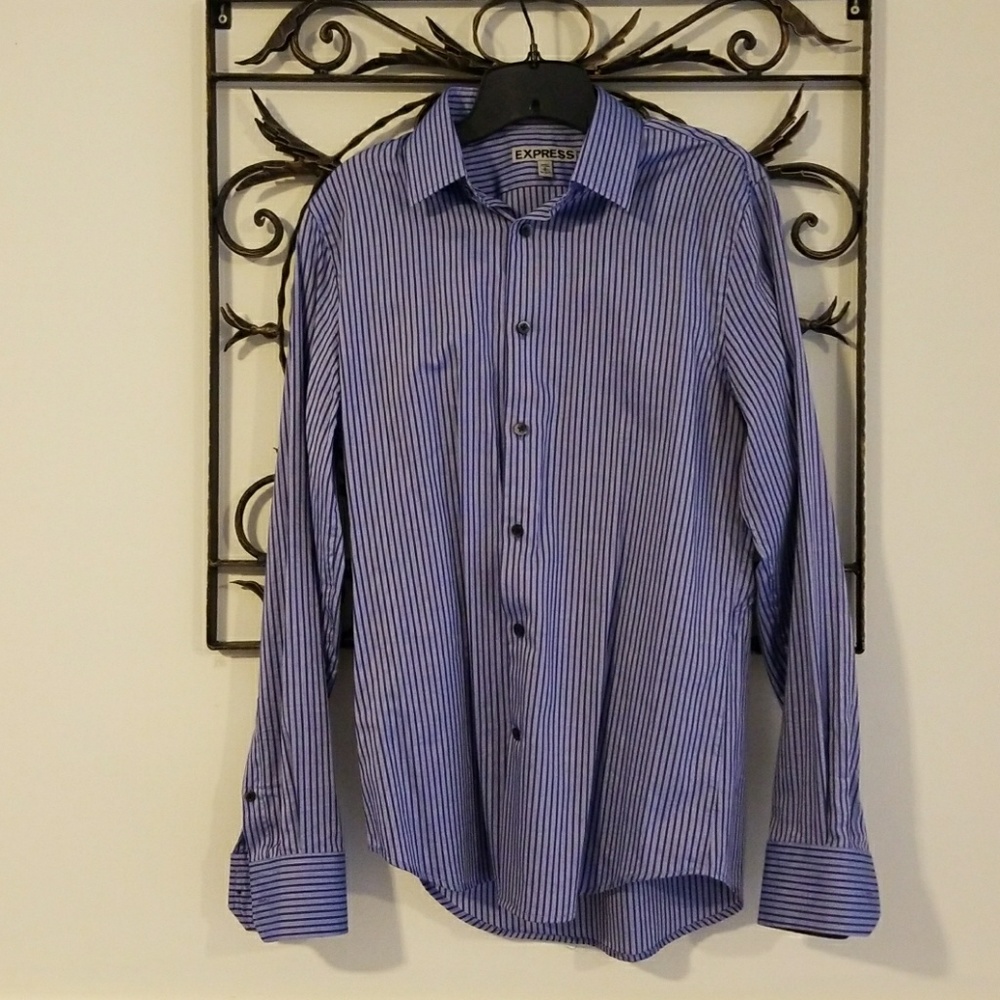 Fitted express button up