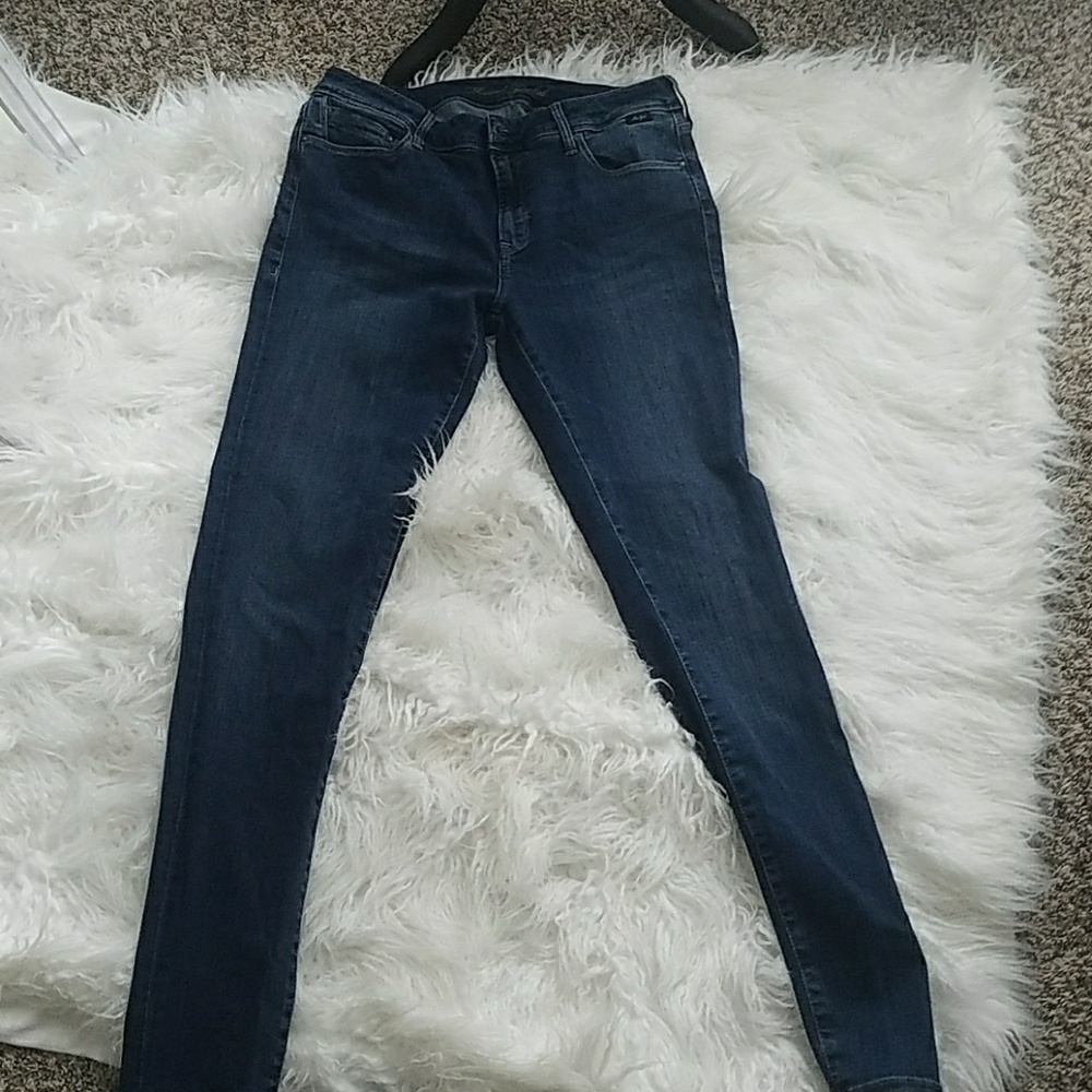 Skinny jeans (stretchy)