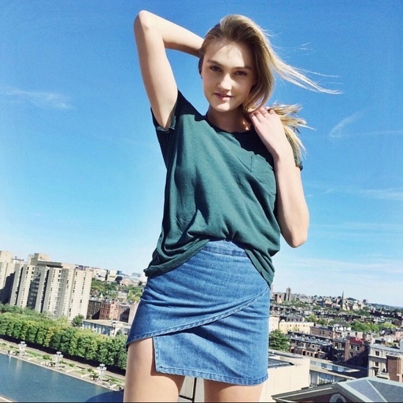 Audrey Denim Skirt Brandy Melville - Picture 2 of 4