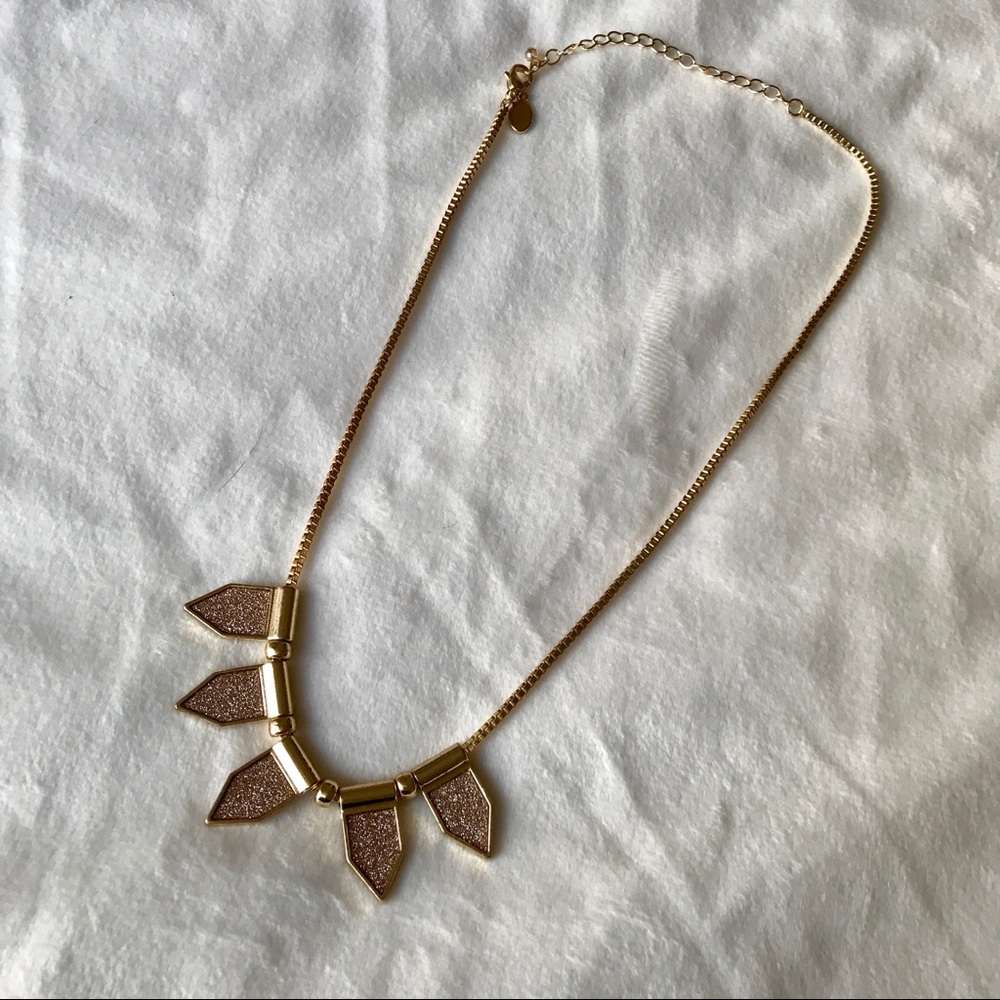 Express gold necklace