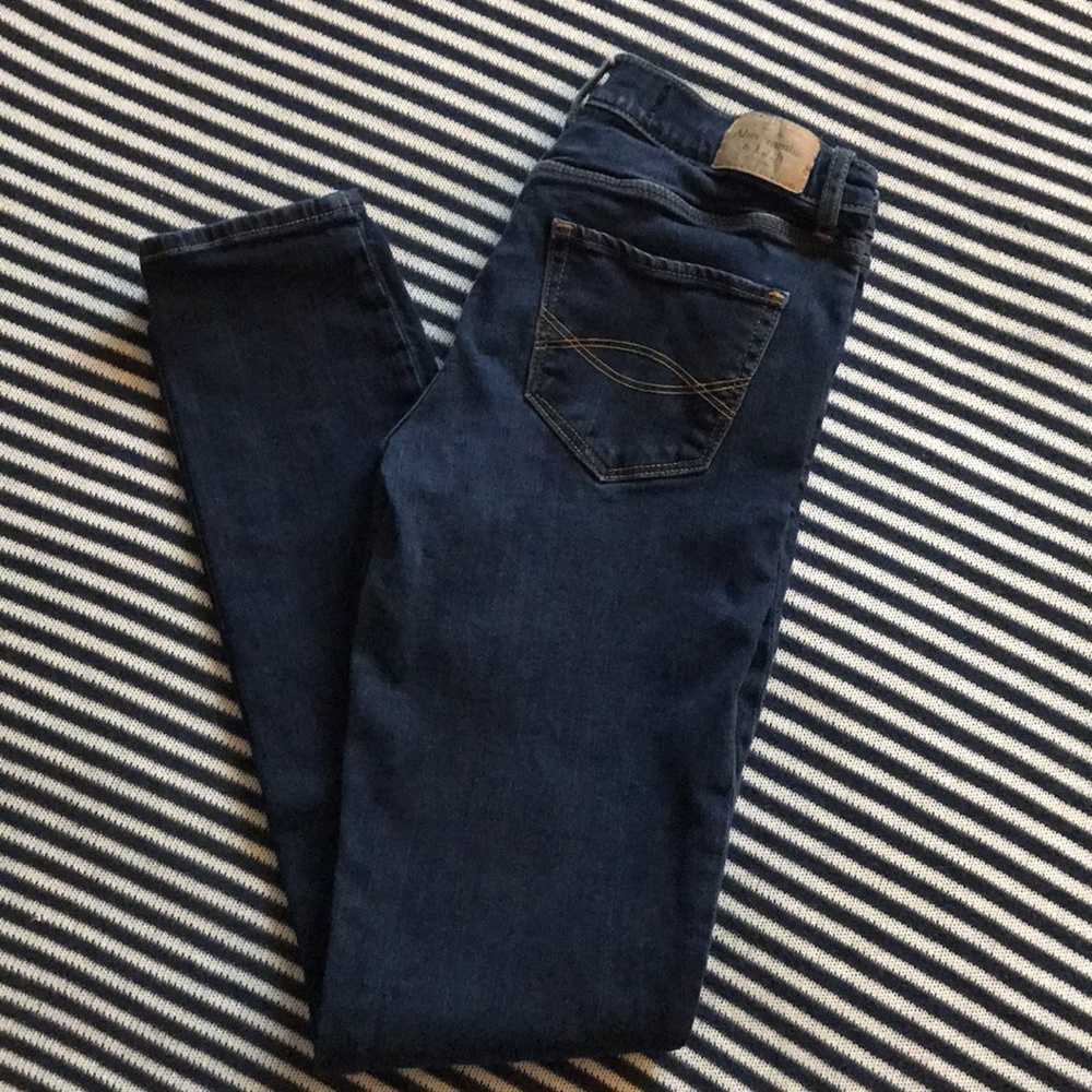 Abercrombie & Fitch like new size 4 skinny jeans