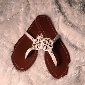 tory burch white flip flops
