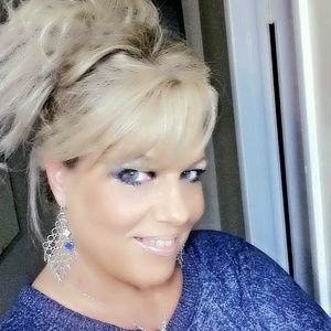 Meet your Posher, Desiree