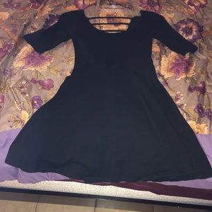Cute black dress!
