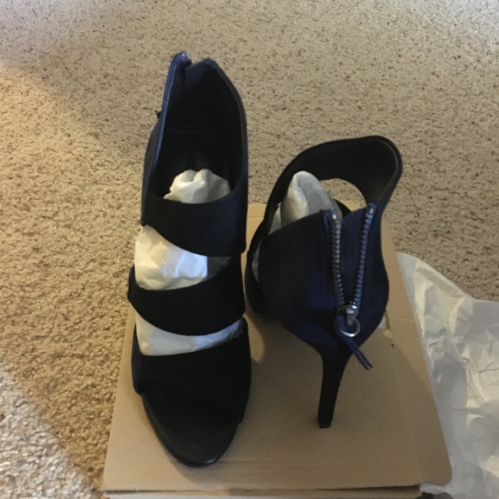 Zara peep toe ankle pump