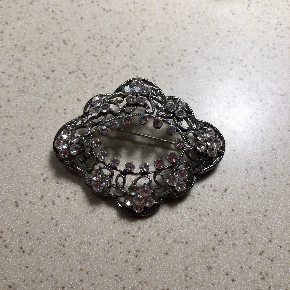 Pretty rhinestone brooch
