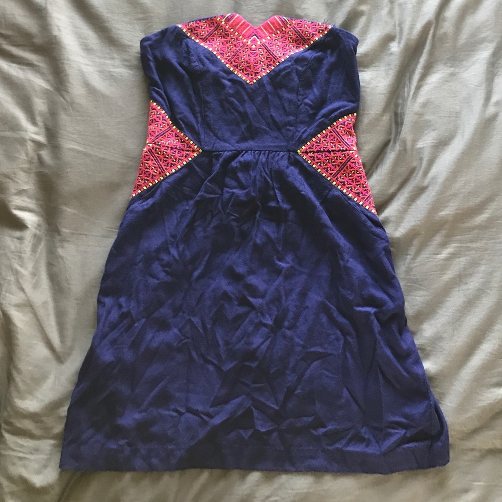 Strapless dress with embroidery detail