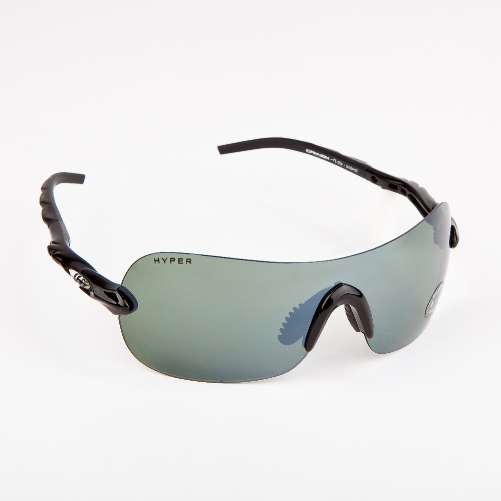 Unisex sports sunglasses in black and tinted lens
