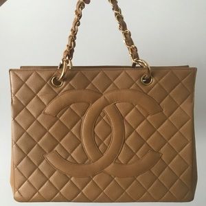 Chanel quilted caviar leather GS tote chain handle